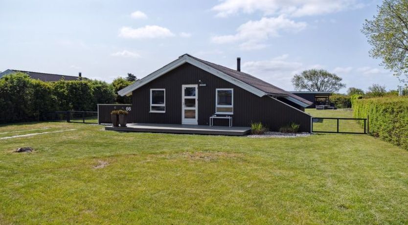 Photo of "Nilsa" - 400m from the sea