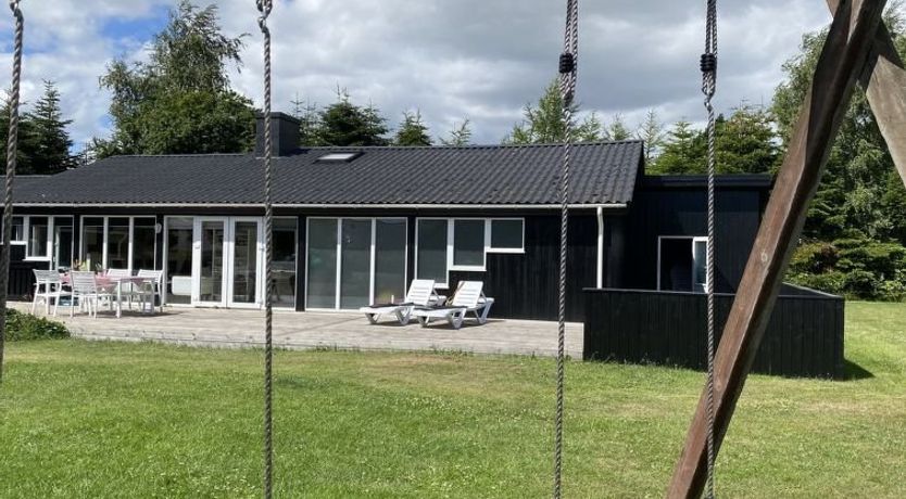 Photo of "Hallveig" - 1.1km from the sea