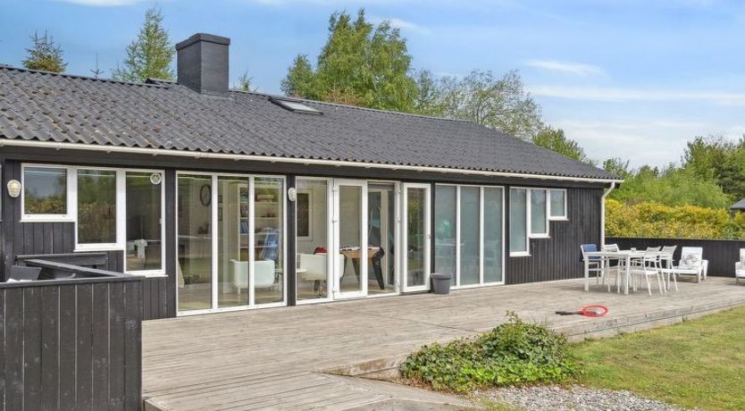 Photo of "Hallveig" - 1.1km from the sea