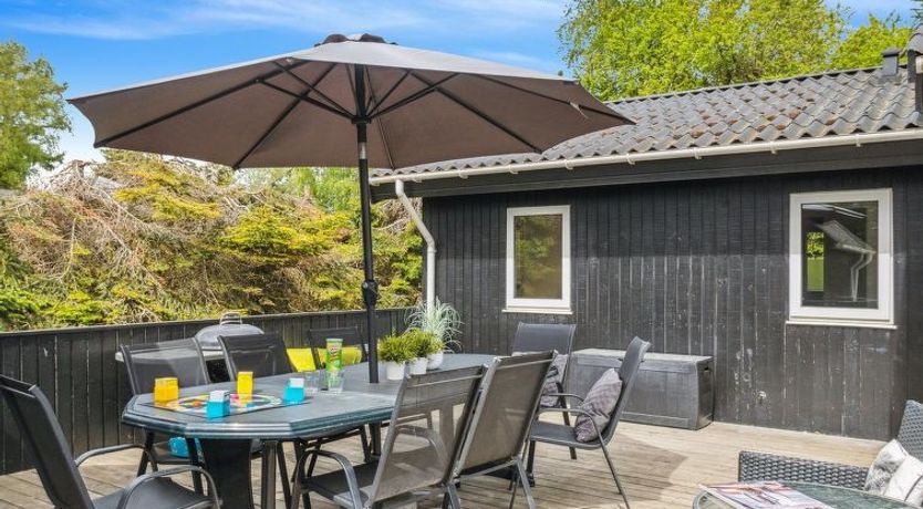 Photo of "Hallveig" - 1.1km from the sea