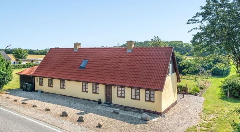 Photo of "Aki" - 1.5km from the sea