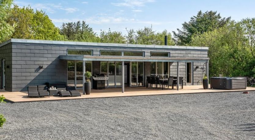 Photo of "Hiorulf" - 1.4km from the sea