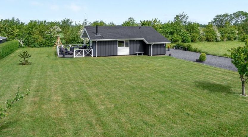 Photo of "Gustava" - 700m from the sea