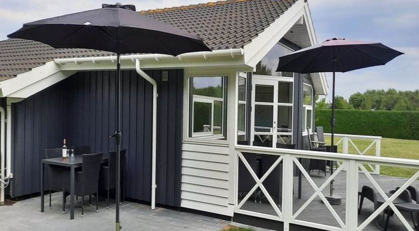 Photo of "Gustava" - 700m from the sea