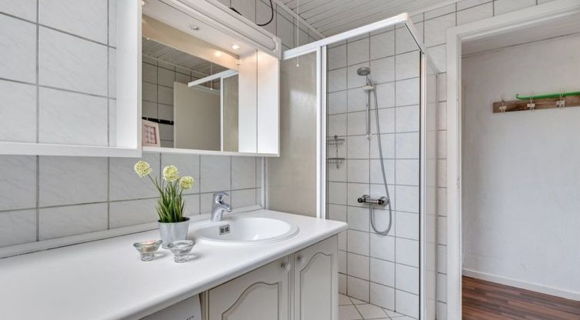 Photo of "Earline" - 900m to the fjord