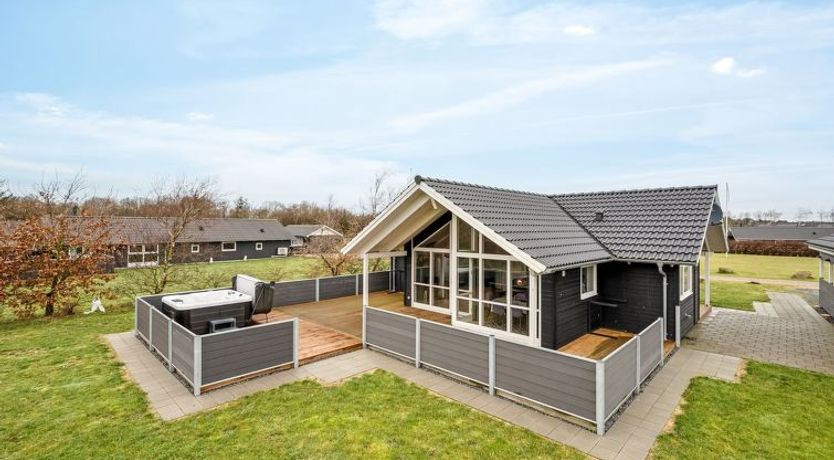 Photo of "Gertrude" - 1.1km to the fjord