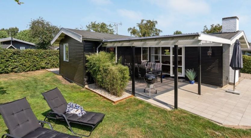 Photo of "Westman" - 200m from the sea