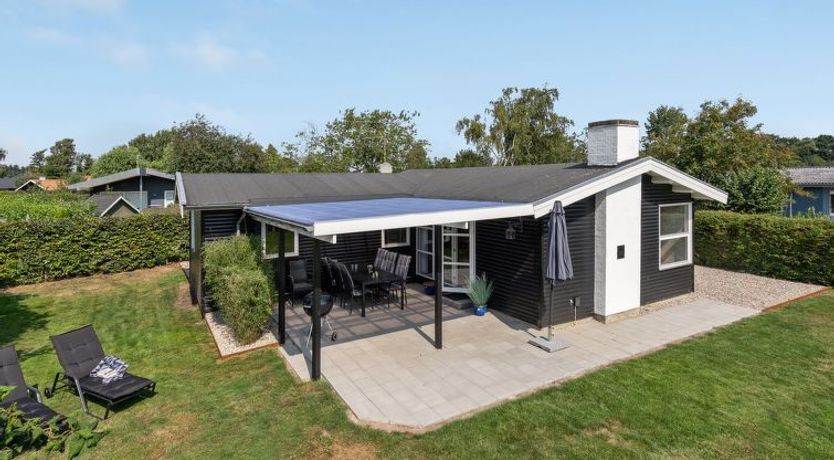 Photo of "Westman" - 200m from the sea