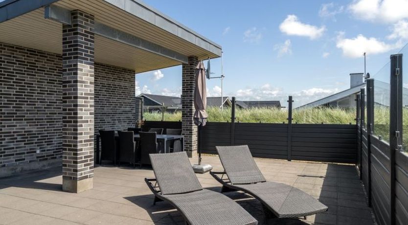 Photo of "Synthia" - 300m from the sea