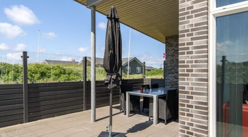 Photo of "Synthia" - 300m from the sea