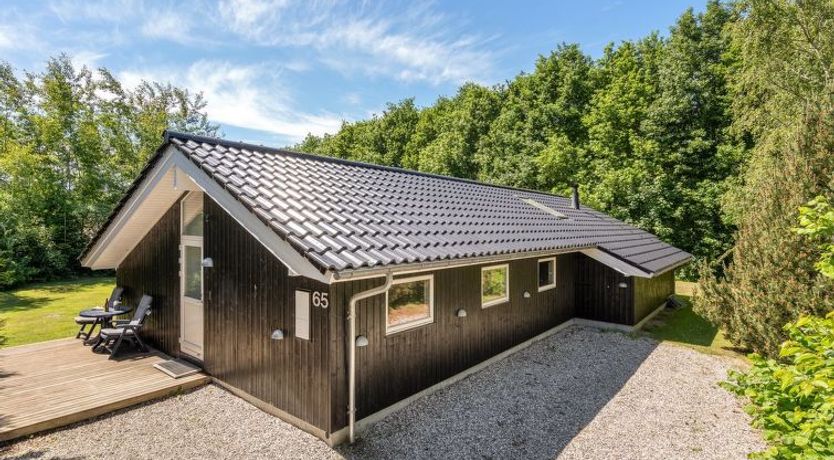 Photo of "Nyalle" - 1.3km from the sea