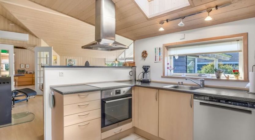 Photo of "Enid" - 700m from the sea