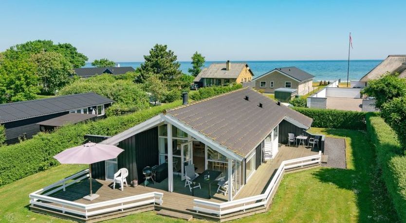 Photo of "Maybritt" - 100m from the sea
