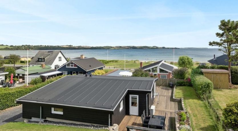 Photo of "Elain" -  from the sea