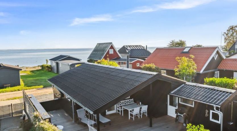 Photo of "Pedersen" - 50m from the sea