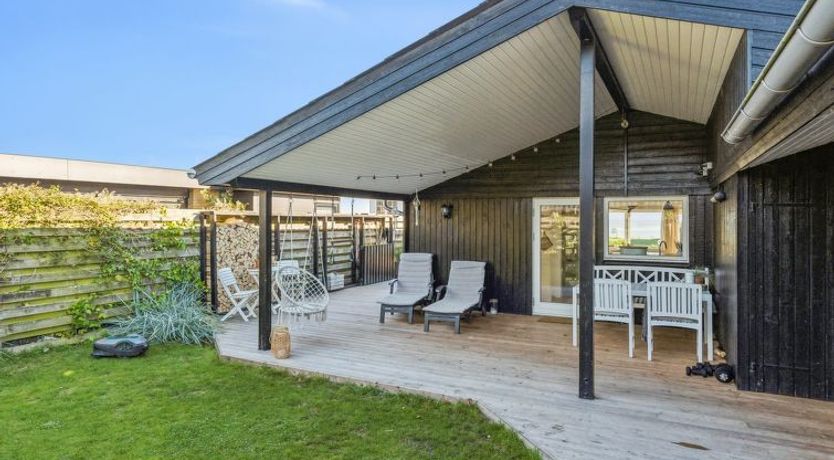 Photo of "Pedersen" - 50m from the sea