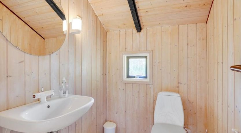 Photo of "Annelore" - 400m from the sea