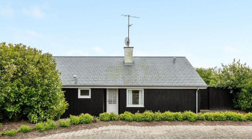 Photo of "Annalia" - 50m from the sea