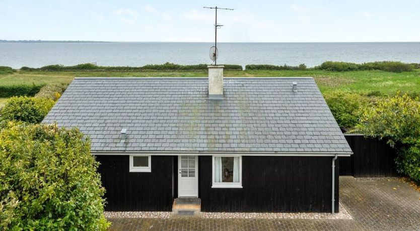 Photo of "Annalia" - 50m from the sea