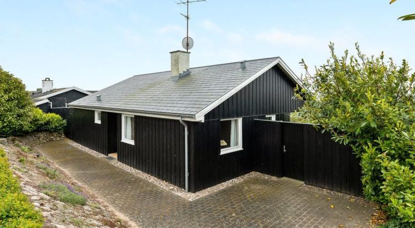 Photo of "Annalia" - 50m from the sea