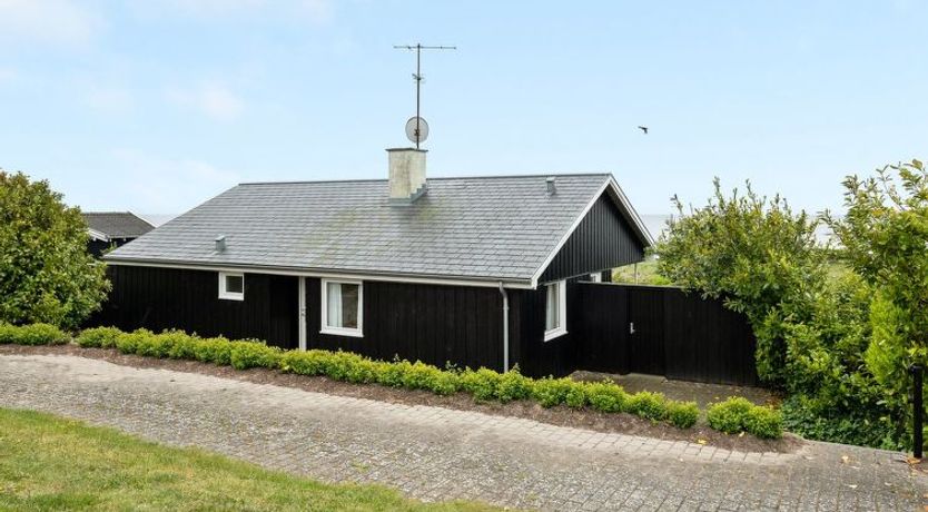 Photo of "Annalia" - 50m from the sea