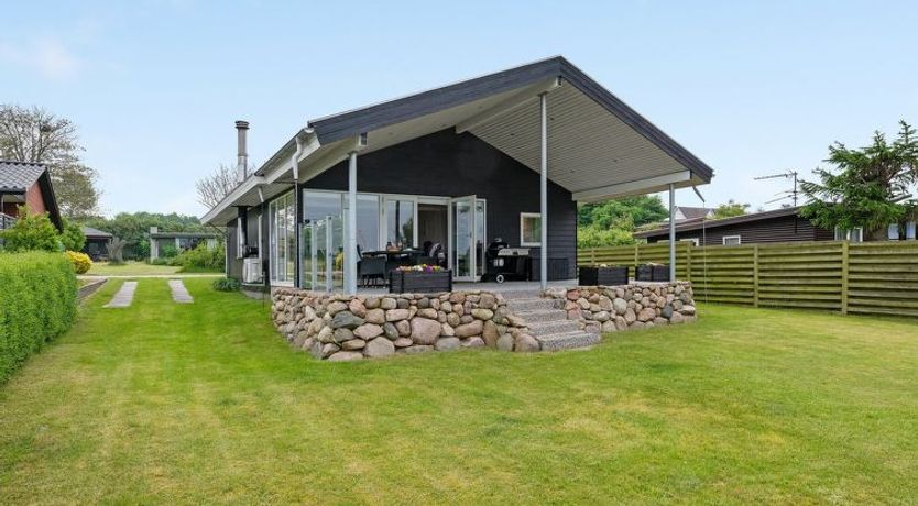 Photo of "Loi" - 200m from the sea