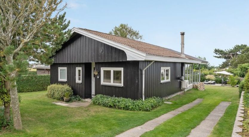 Photo of "Loi" - 200m from the sea