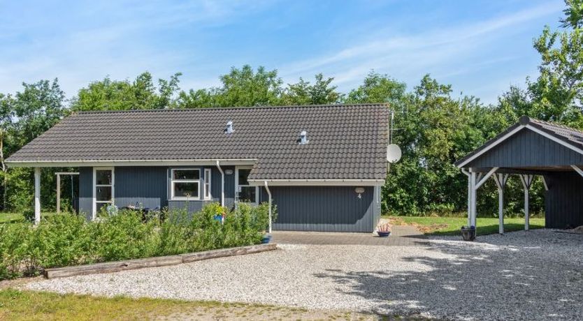 Photo of "Herlugh" - 1km to the fjord