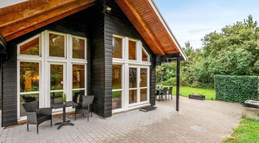 Photo of "Yvonna" - 350m to the fjord