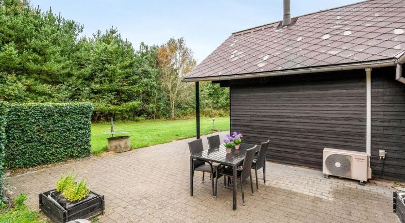 Photo of "Yvonna" - 350m to the fjord