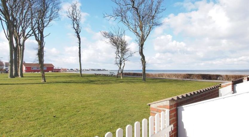 Photo of "Elevus" - 10m from the sea