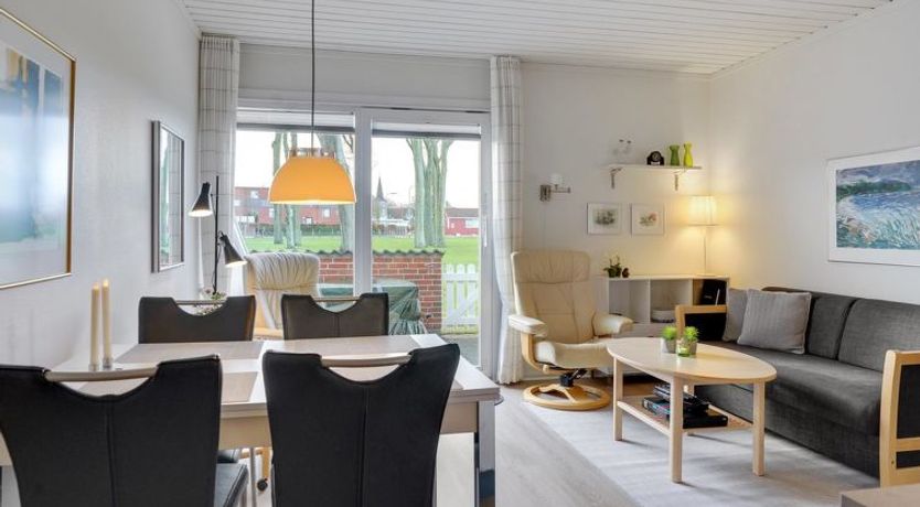 Photo of "Elevus" - 10m from the sea