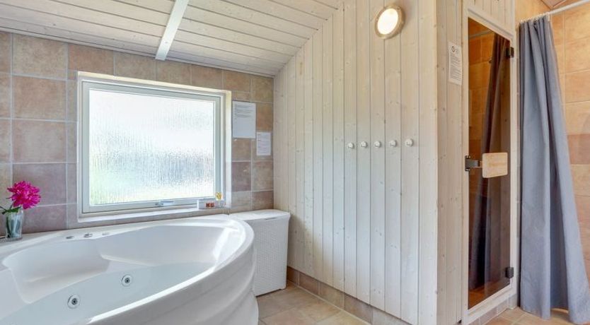 Photo of "Karoliina" - 900m from the sea