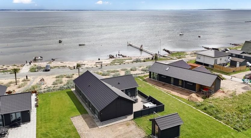 Photo of "Eino" - 30m from the sea
