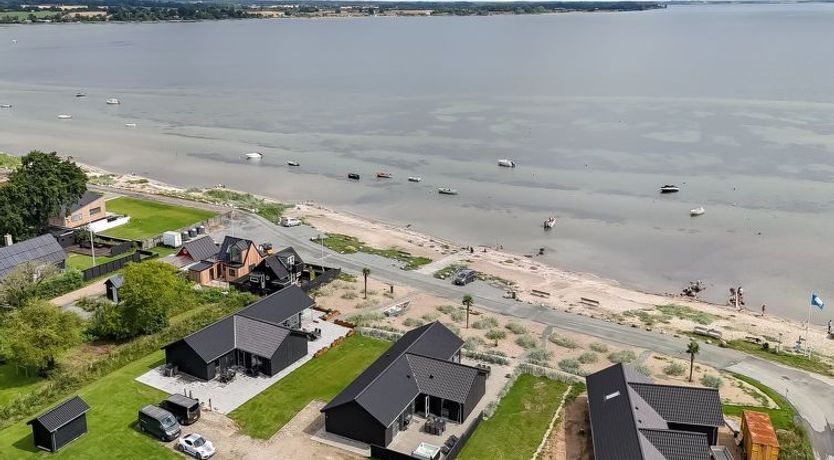 Photo of "Eino" - 30m from the sea