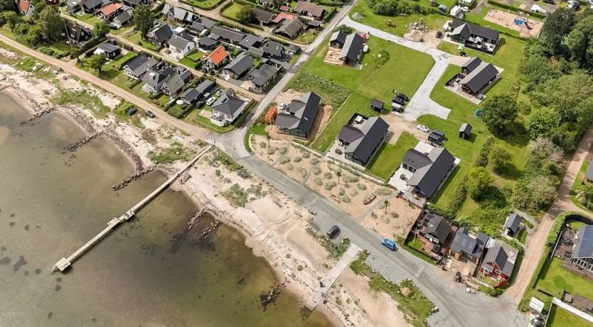 Photo of "Eino" - 30m from the sea