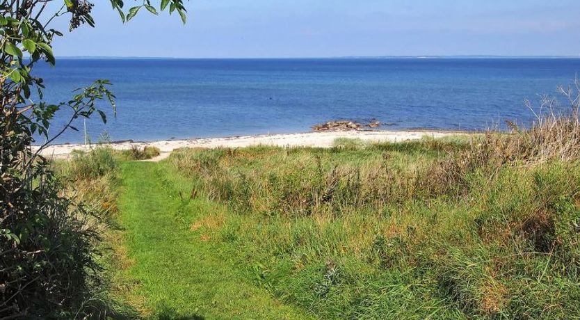 Photo of "Scarlet" - 400m to the fjord