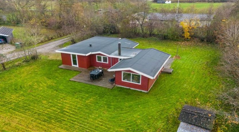 Photo of "Scarlet" - 400m to the fjord