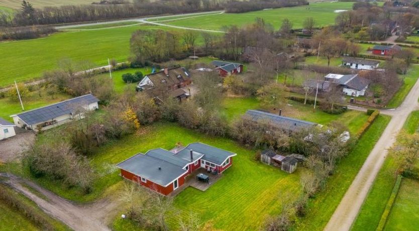 Photo of "Scarlet" - 400m to the fjord