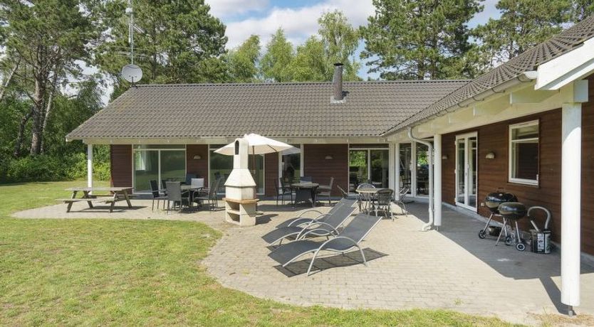 Photo of "Hughe" - 300m from the sea