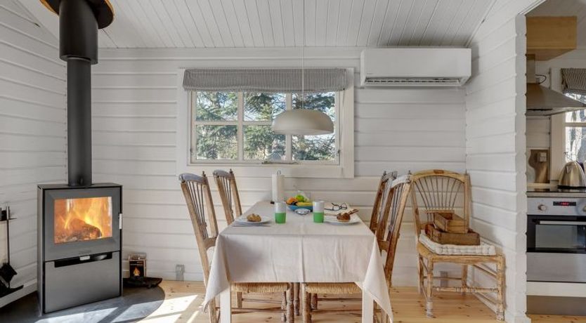 Photo of "Freyja" - 800m from the sea