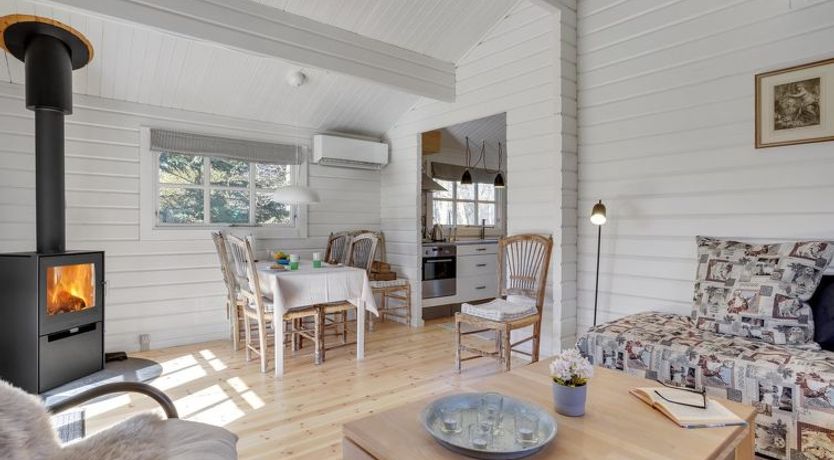 Photo of "Freyja" - 800m from the sea