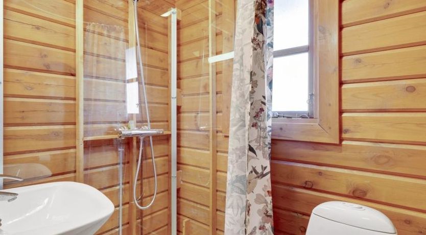 Photo of "Freyja" - 800m from the sea