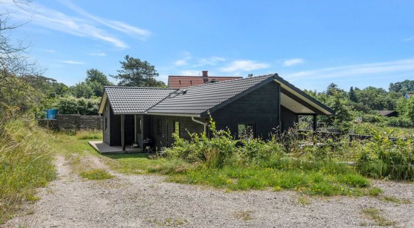 Photo of "Gunver" - 150m from the sea