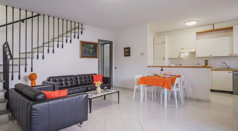 Photo of Lucerna Due Holiday Home 3