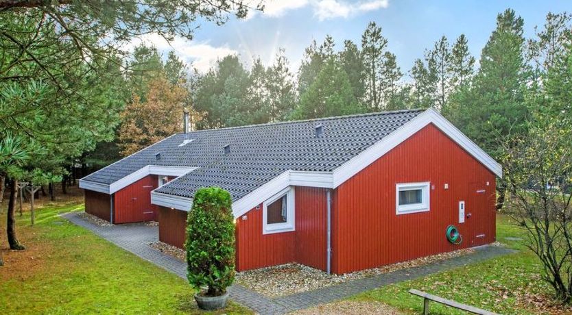 Photo of "Luciane" - 2.5km from the sea