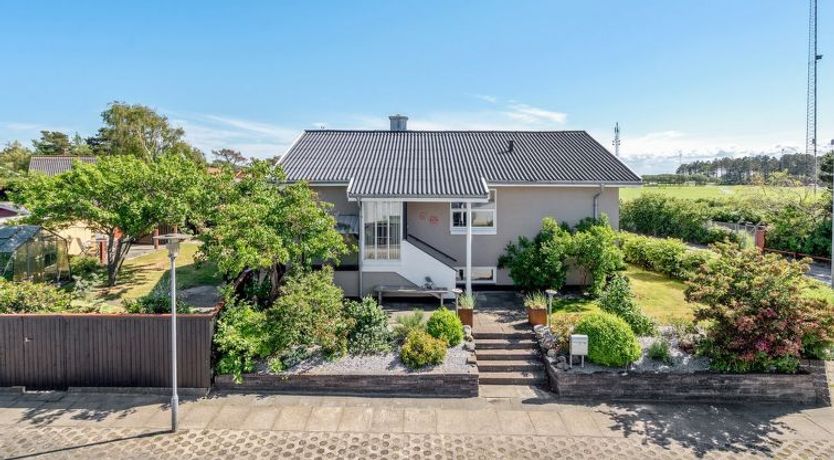 Photo of "Kurt" - 600m from the sea