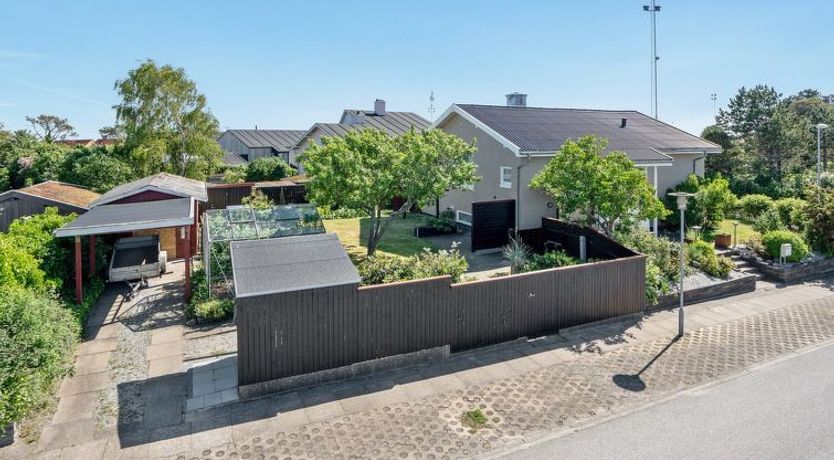 Photo of "Kurt" - 600m from the sea