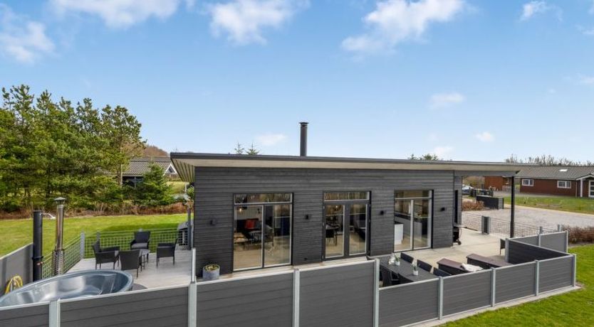 Photo of "Gela" - 1.3km to the fjord