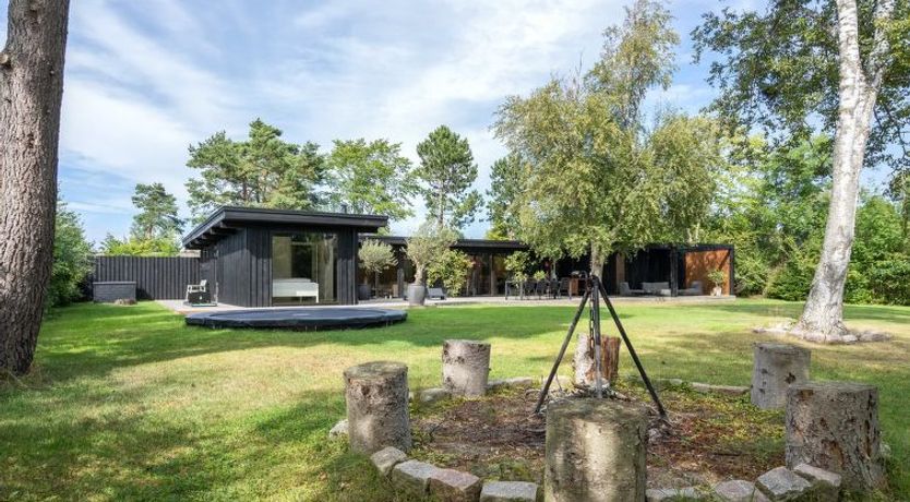 Photo of "Hævnir" - 1km from the sea